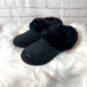 SOREL suede and faux fur black slipper women’s size 9 in EUC